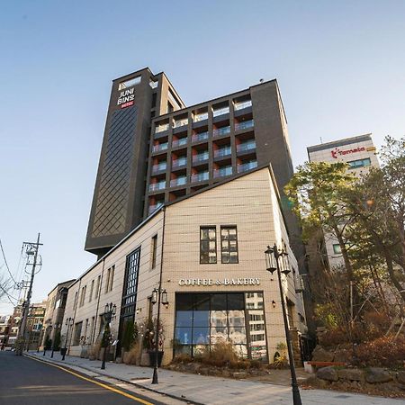 Junibino Hotel Hongdae Seúl Exterior foto